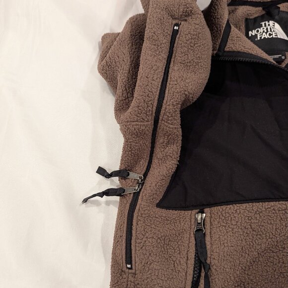 EUC The North Face Retro Denali Jacket (Fleece, Brown) - Picture 11 of 16
